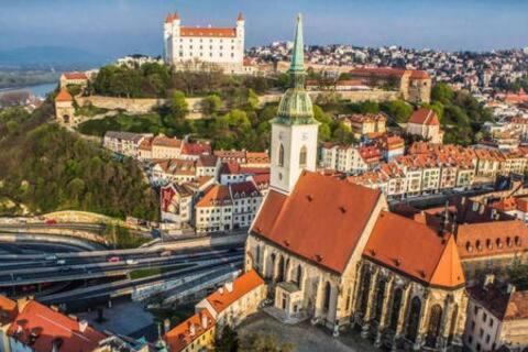 Ubytovanie Dobra Lipa Pressburg Exterior foto