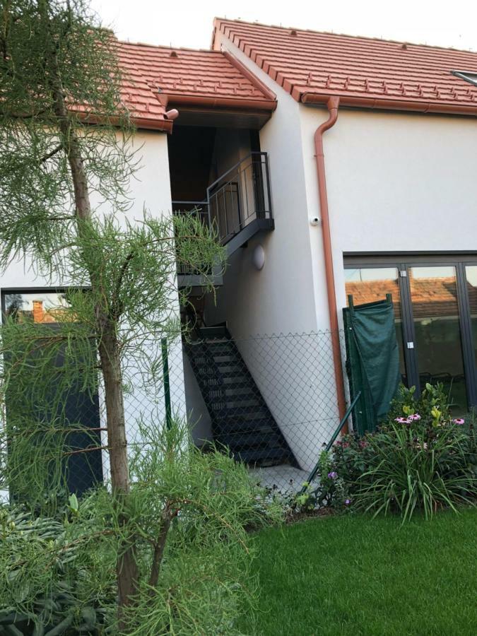 Ubytovanie Dobra Lipa Pressburg Exterior foto
